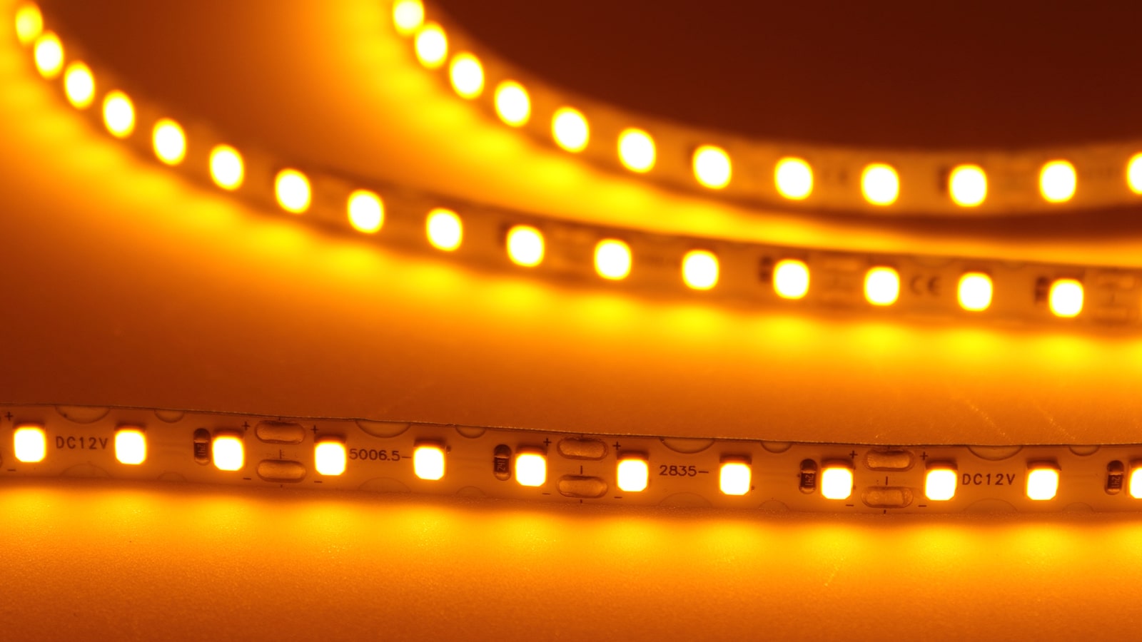Светодиодная лента S-образная 2835, 120led/m, yellow, 12V, IP20, BA6