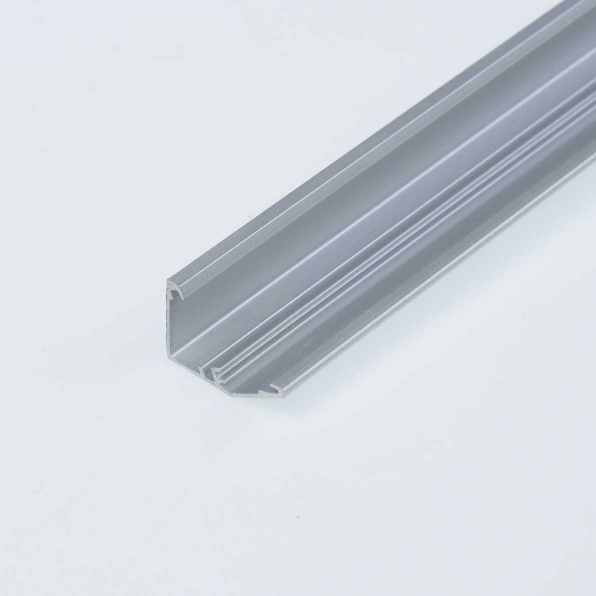 Алюминиевый профиль Алюминиевый профиль 553 (2000х20,5х9,8мм с отражателем)