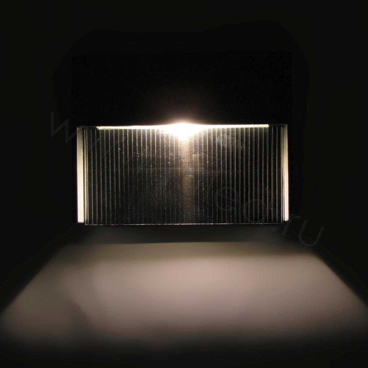 Ландшафтное и фасадное освещение Светодиодный светильник UCR7820 DG, UC25, warm white