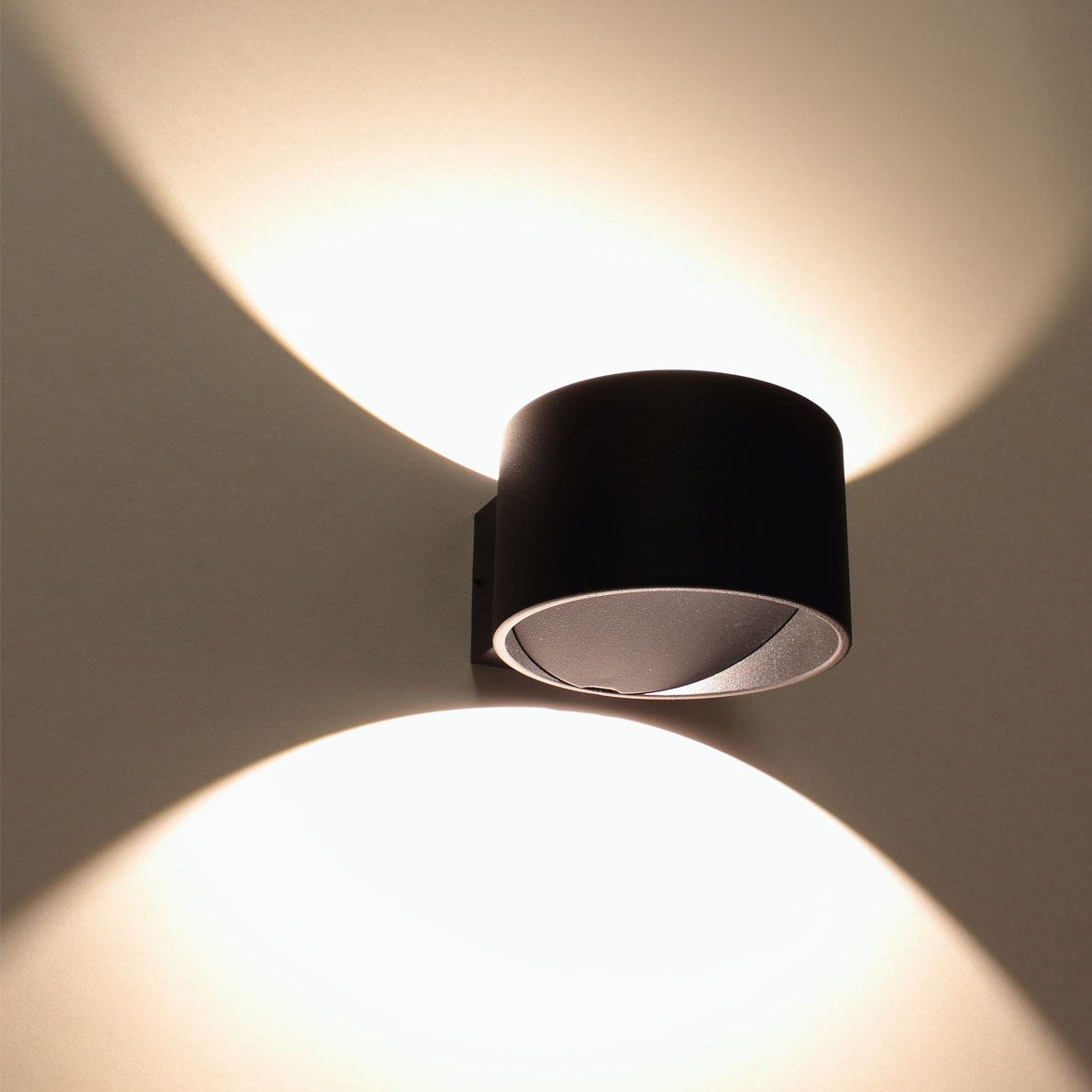 Светодиодные светильники Светильник настенный светодиодный JH-BD-B04 DHL27 (220V, 7W, черный корпус, warm white)