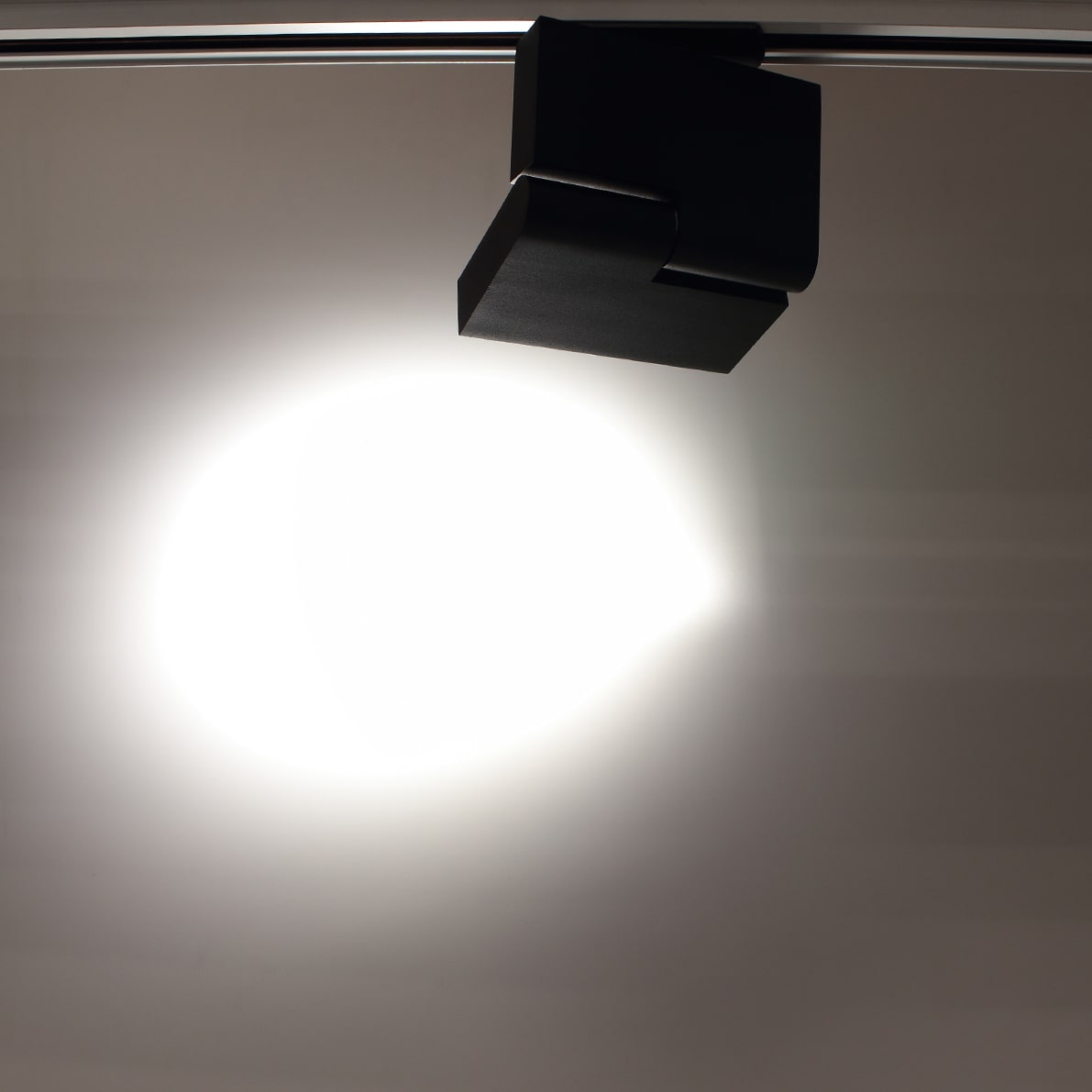 Светодиодный светильник трековый JH-606 2L PX601 (12W, 220V, Day White)
