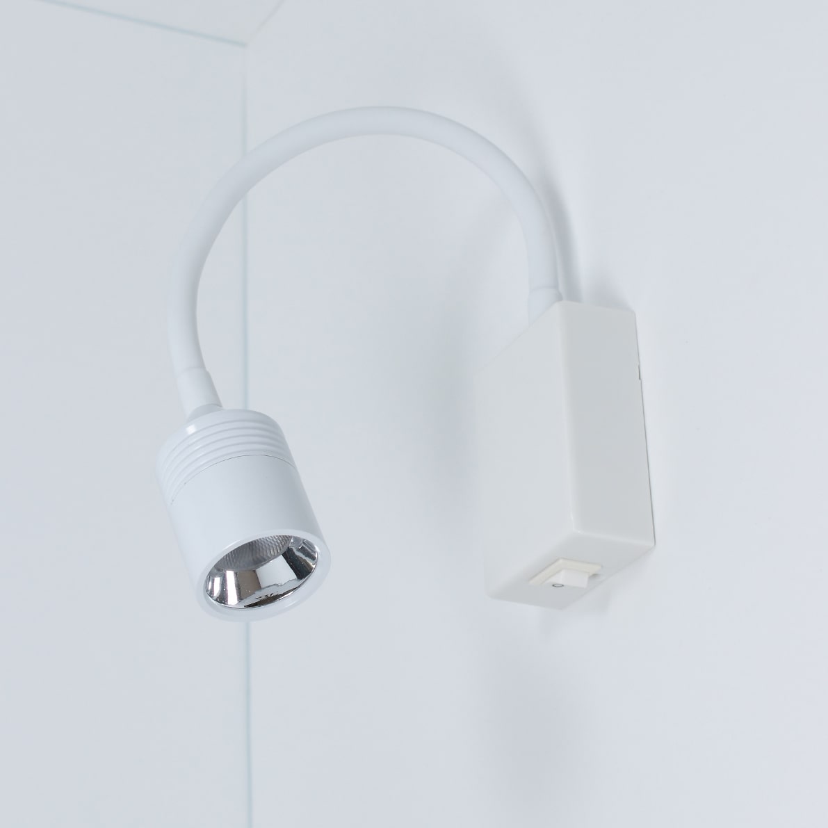 Светодиодные светильники Светильник светодиодный прикроватный DH18 (220V, 5W, warm white, белый корпус)