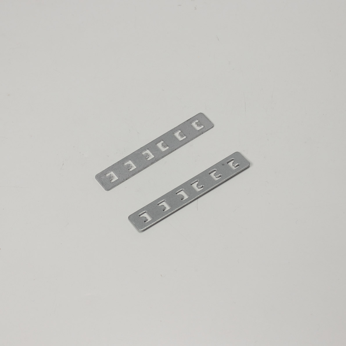 Соединительная пластина MX70 для встраиваемых магнитных треков (1 штука)