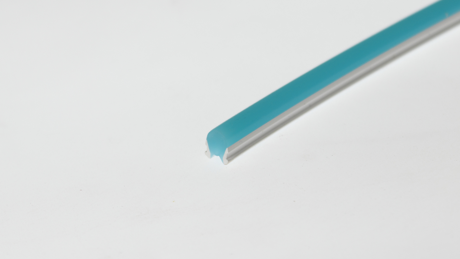 Светорассеивающий силиконовый профиль SK8 (7mm, ice blue)